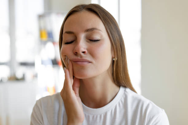 how dental crowns restore damaged or weak teeth